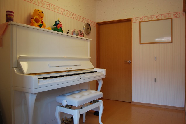 ピアノ室3