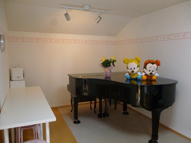 ピアノ室4